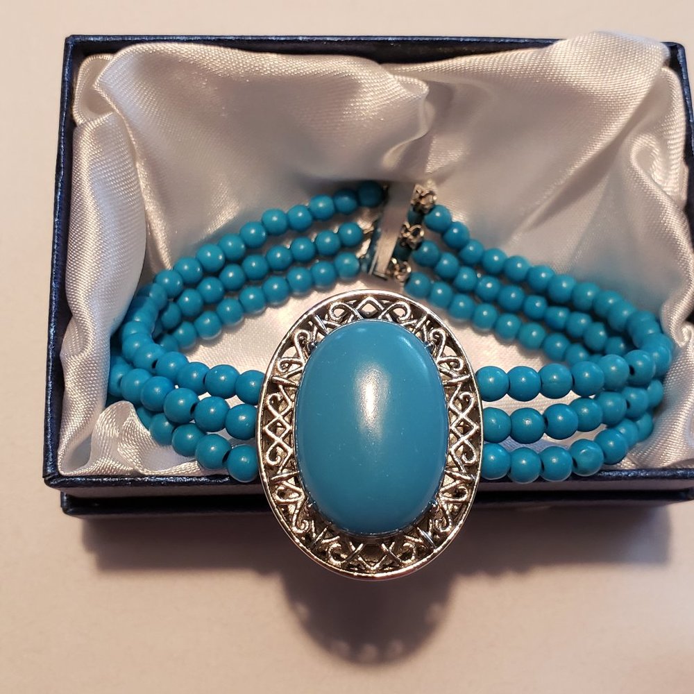 Sleeping Beauty Turquoise colored Howlite bracelet